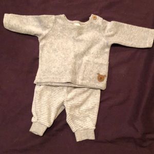 Newborn baby outfit